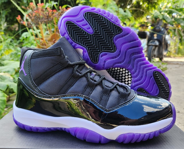 Air Jordan 11 Retro Black Purple